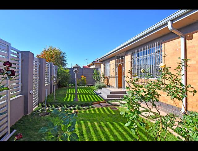3 BEDROOM HOUSE FOR SALE IN CROSBY